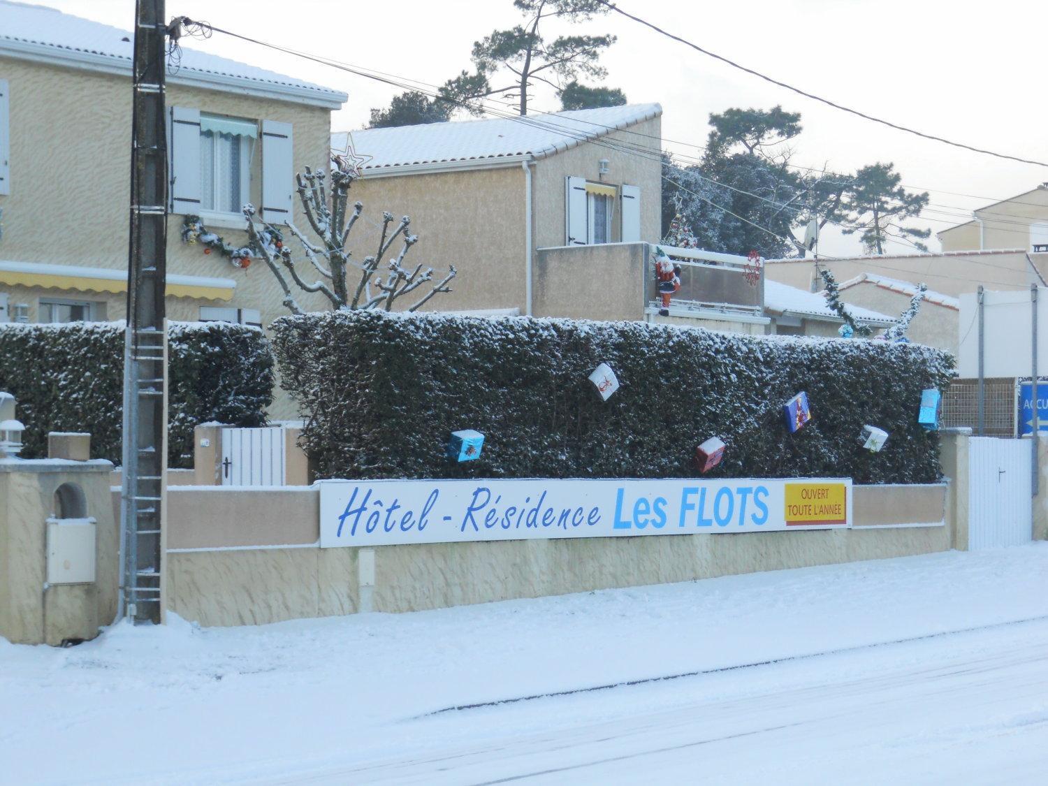 Hôtel Résidence Les Flots Saint-Palais-sur-Mer Esterno foto